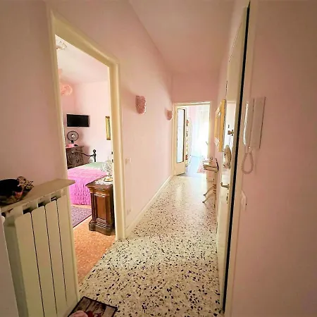 Pink House By Nicola Luxury Properties Apartmán